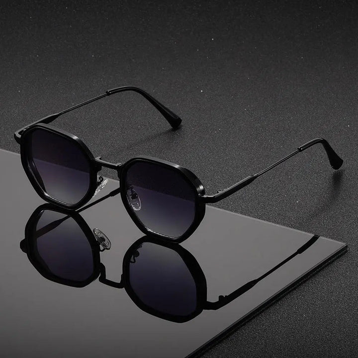 Harlow | Blackline Icon Sunglasses